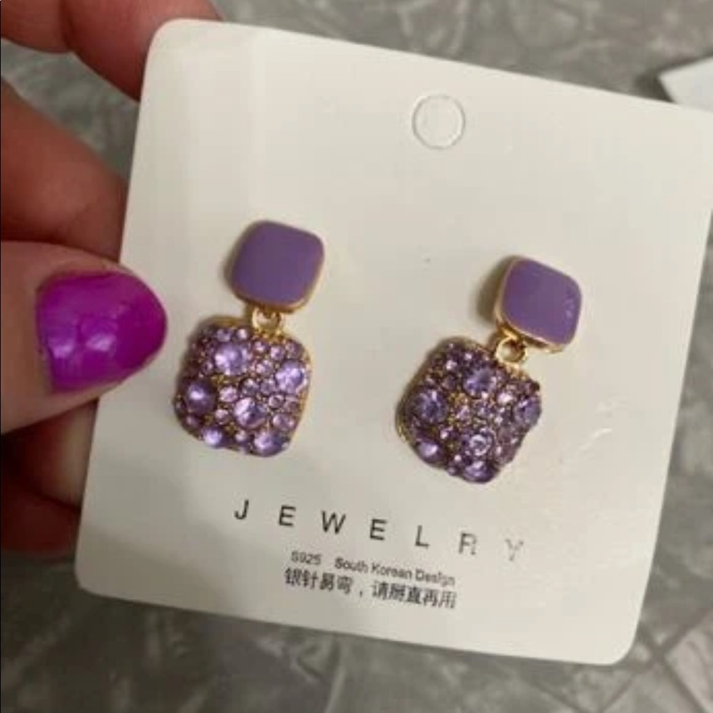 NEW Lavender Rhinestone Earrings - Picture 3 of 4